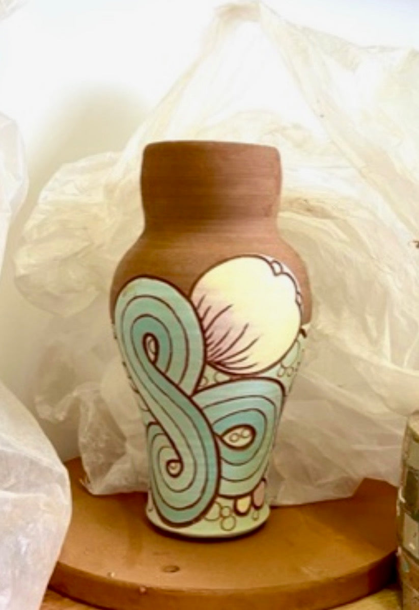 SUNDAY AFTERNOON: 2:30pm- 5.00pm INTERMEDIATE - SLIP DECORATING with Jackie JAN 7- FEB 11, 2024