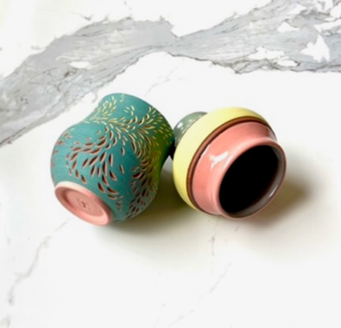 SUNDAY AFTERNOON: 2:30pm- 5.00pm INTERMEDIATE - SLIP DECORATING with Jackie JAN 7- FEB 11, 2024