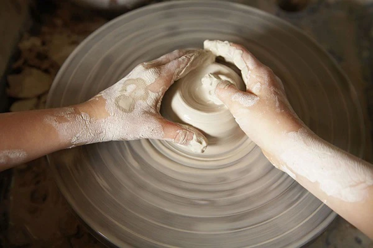 MONDAY EVENING: 6pm-8:30pm  BEGINNER POTTERY WHEEL, May 29 - July 3, 2023